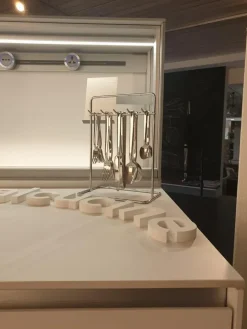 Cucina ad isola in laminato opaco bianca Artematica   a prezzo ribassato