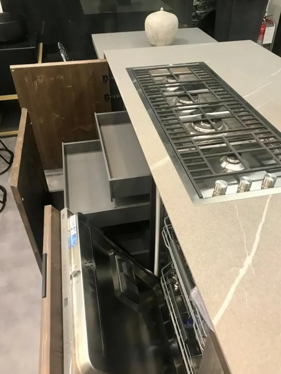 Cucina ad isola in legno a prezzo ribassato 52%