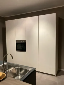 Cucina ad isola in resina cementizia bianca Obliqua  a prezzo scontato