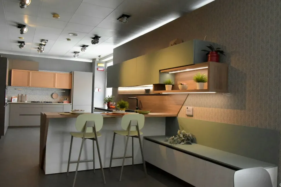 Cucina altri colori design con penisola Stosa Metropolis fenix cemento a soli 13500 Euro