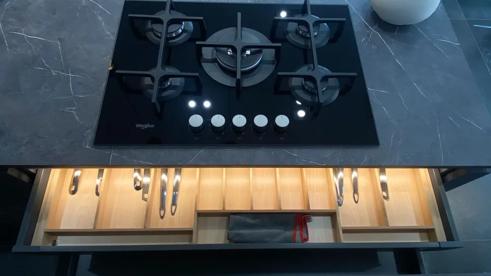 Cucina altri colori design ad isola Kappa Armony in offerta