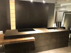 Cucina altri colori design con isola Modulnova Skill gres