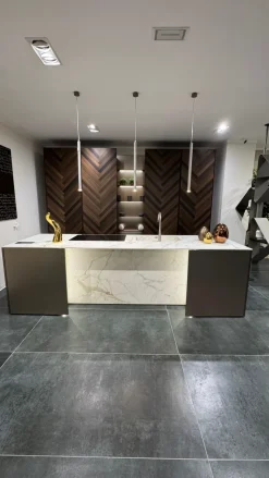 Cucina altri colori design con isola Binova Mantis a soli 26000 Euro