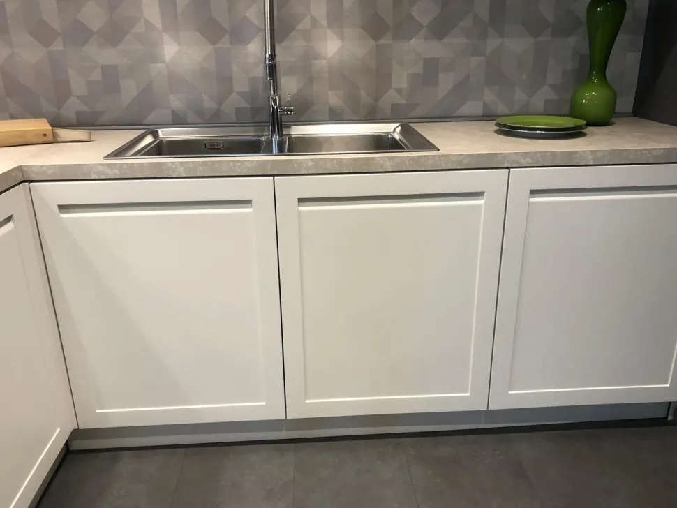 Cucina altri colori moderna con penisola Carattere Scavolini in Offerta Outlet