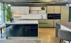 Cucina altri colori moderna ad isola Shine Atra