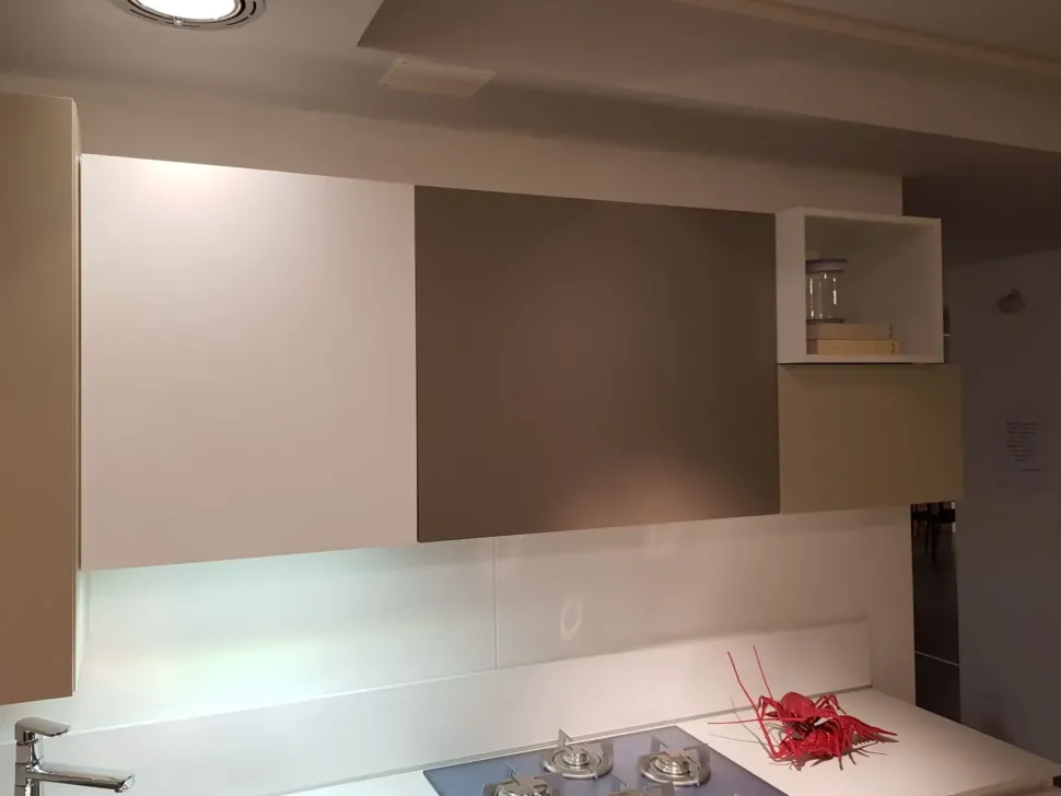 Cucina altri colori moderna ad angolo Space Gd arredamenti in Offerta Outlet