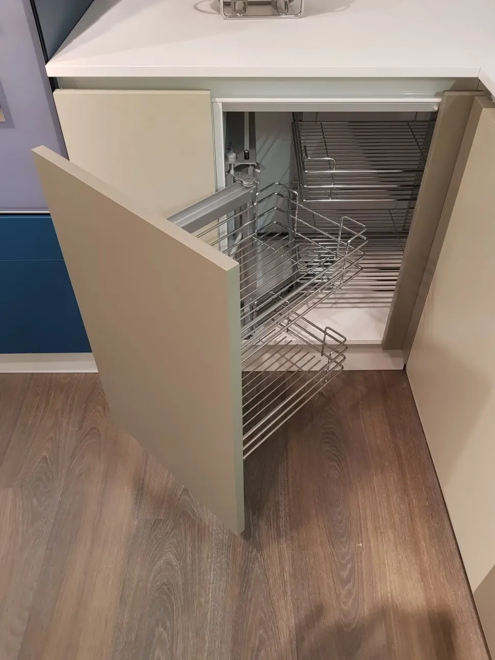 Cucina altri colori moderna ad angolo Space Gd arredamenti in Offerta Outlet