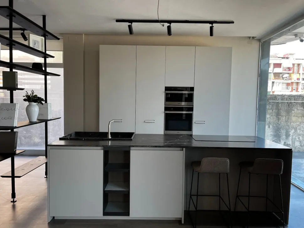 Cucina altri colori moderna con isola Soul Ernestomeda