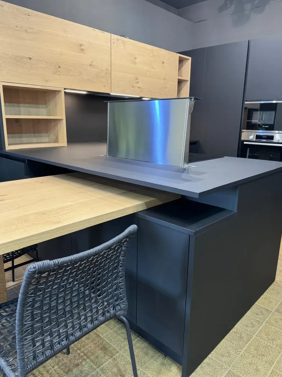 Cucina altri colori moderna con penisola Atra cucine modello lab Atra in offerta