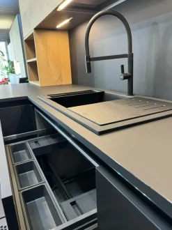 Cucina altri colori moderna con penisola Atra cucine modello lab Atra in offerta