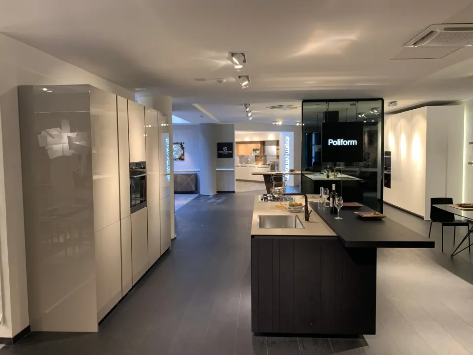 Cucina altri colori moderna Artex Poliform in offerta