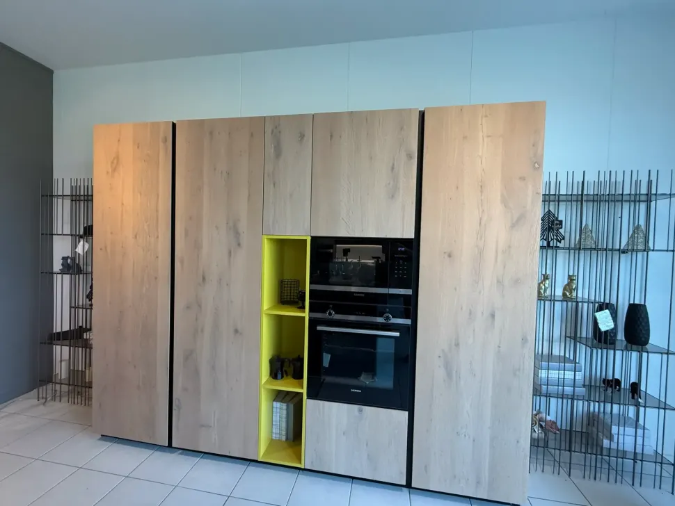 Cucina altri colori moderna con isola Doimo cucine Aspen a soli 16830 Euro