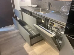 Cucina altri colori moderna Lounge vetro opaco Veneta cucine in Offerta Outlet