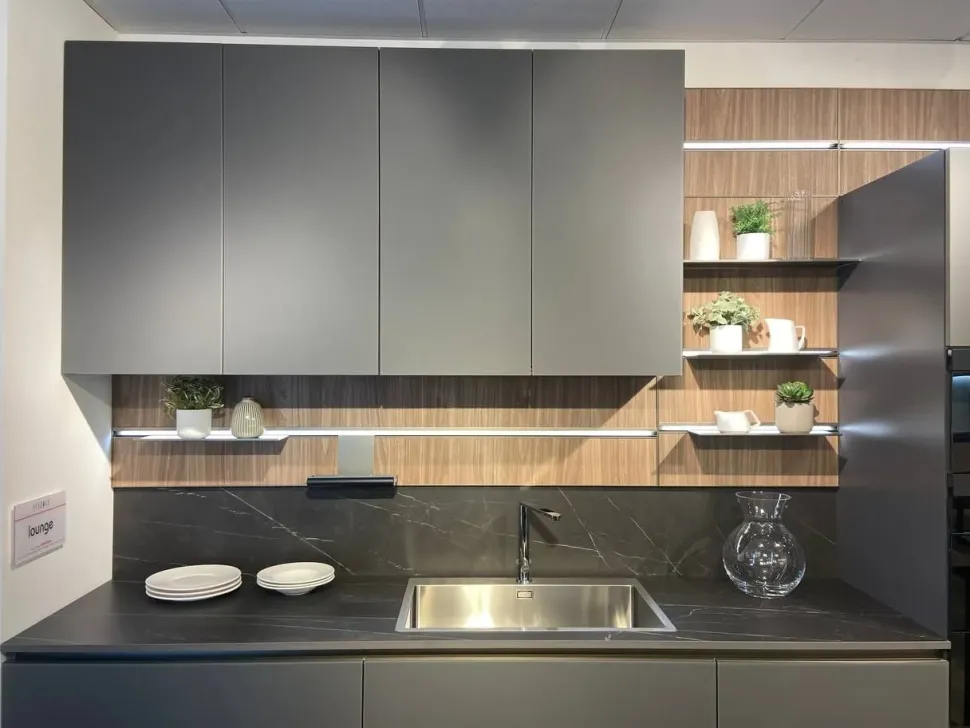 Cucina altri colori moderna Lounge vetro opaco Veneta cucine in Offerta Outlet