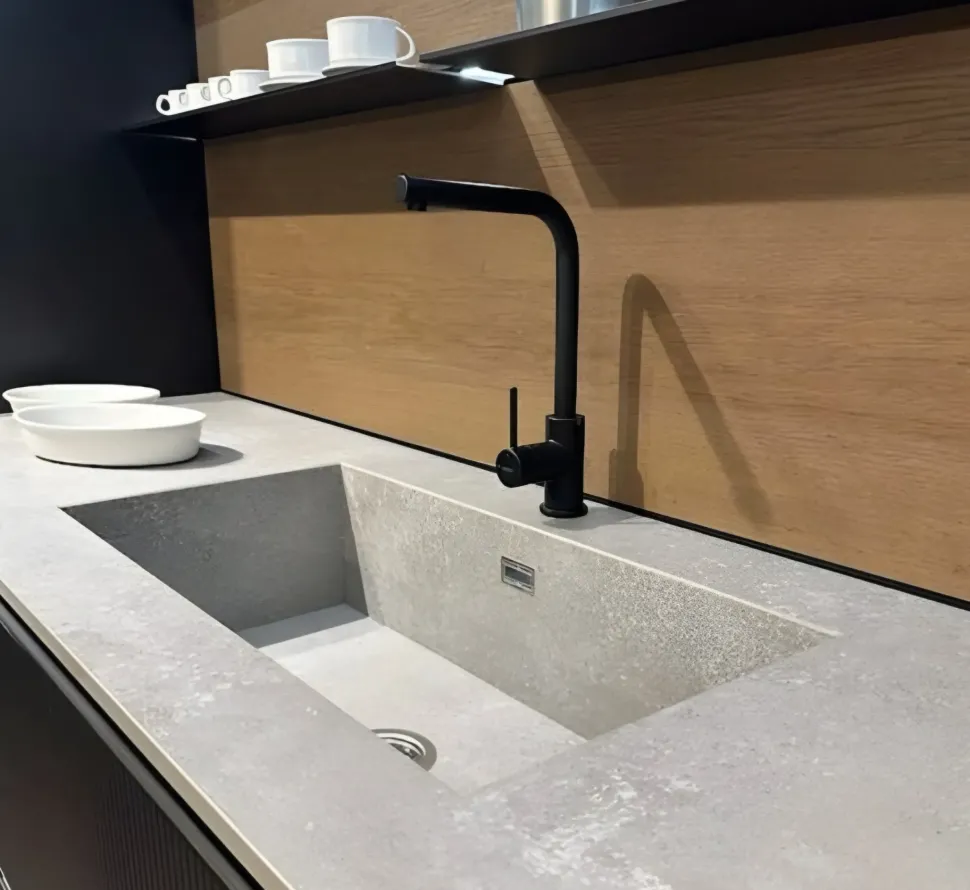 Cucina antracite moderna con isola Aliant Stosa a soli 21800 Euro