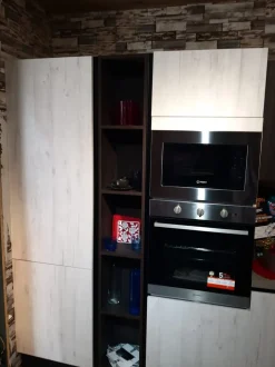 Cucina Aran moderna lineare grigio in laminato materico Ginevra