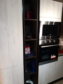 Cucina Aran moderna lineare grigio in laminato materico Ginevra