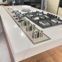 Cucina arancione design con isola Veneta cucine Oyster pro laccata opaco     a soli 13700€