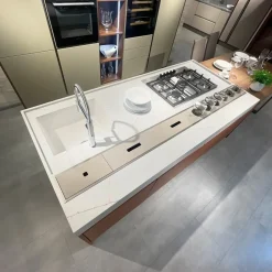 Cucina arancione design con isola Veneta cucine Oyster pro laccata opaco     a soli 13700€