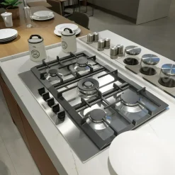 Cucina arancione design con isola Veneta cucine Oyster pro laccata opaco     a soli 13700€