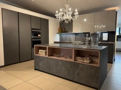 Cucina Arredo3 design con isola grigia in laccata opaco Time