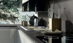 Cucina Arredo3 moderna con penisola bianca in laccata opaco Round