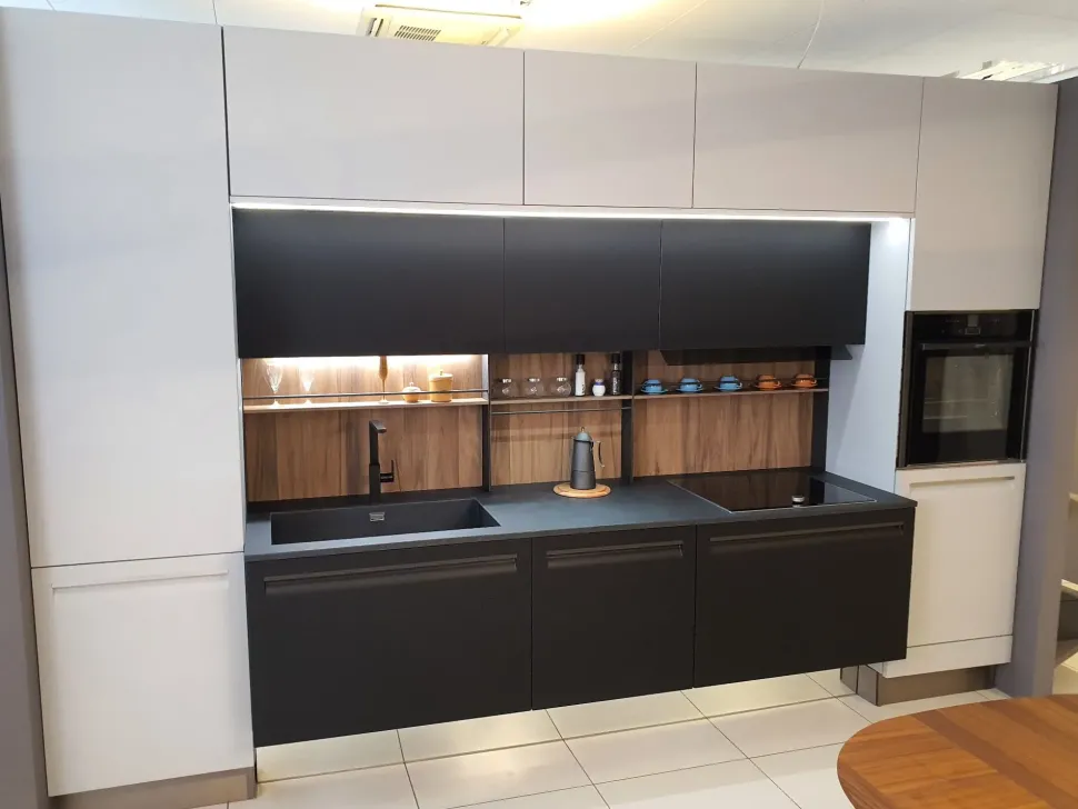 Cucina Arredo3 moderna lineare altri colori in laccata opaco K8 tekna