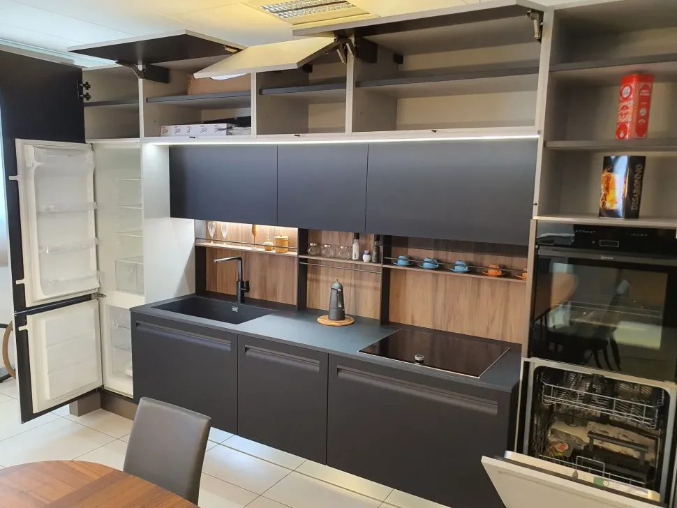 Cucina Arredo3 moderna lineare altri colori in laccata opaco K8 tekna