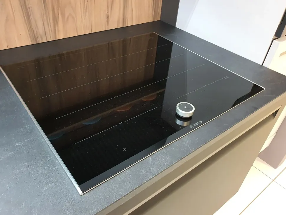 Cucina Arredo3 moderna lineare altri colori in laccata opaco K8 tekna