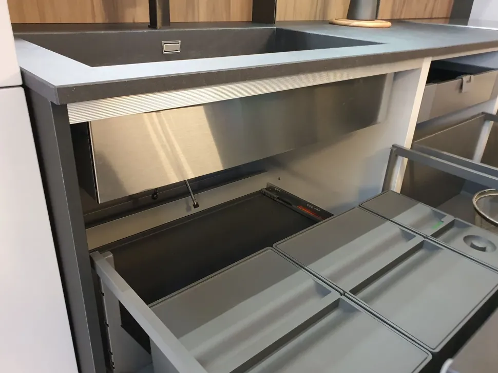 Cucina Arredo3 moderna lineare altri colori in laccata opaco K8 tekna