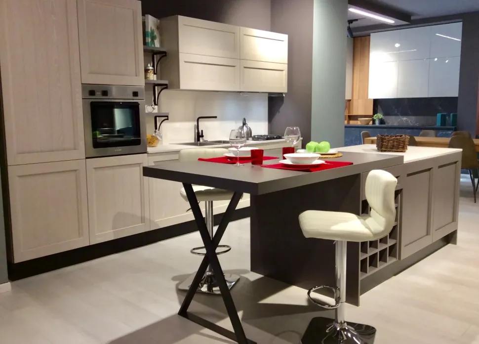 Cucina Artigianale moderna ad isola altri colori in legno Aida