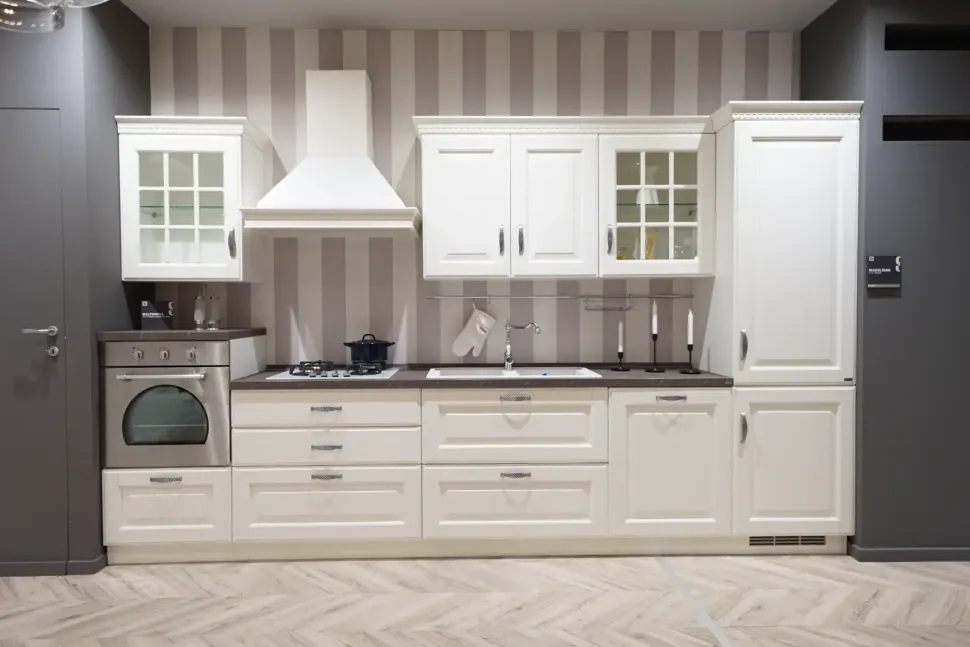 Cucina Baltimora classica bianca Scavolini lineare scontata 50%