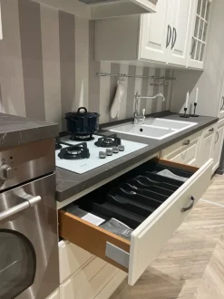 Cucina Baltimora classica bianca Scavolini lineare scontata 50%