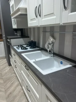 Cucina Baltimora classica bianca Scavolini lineare scontata 50%