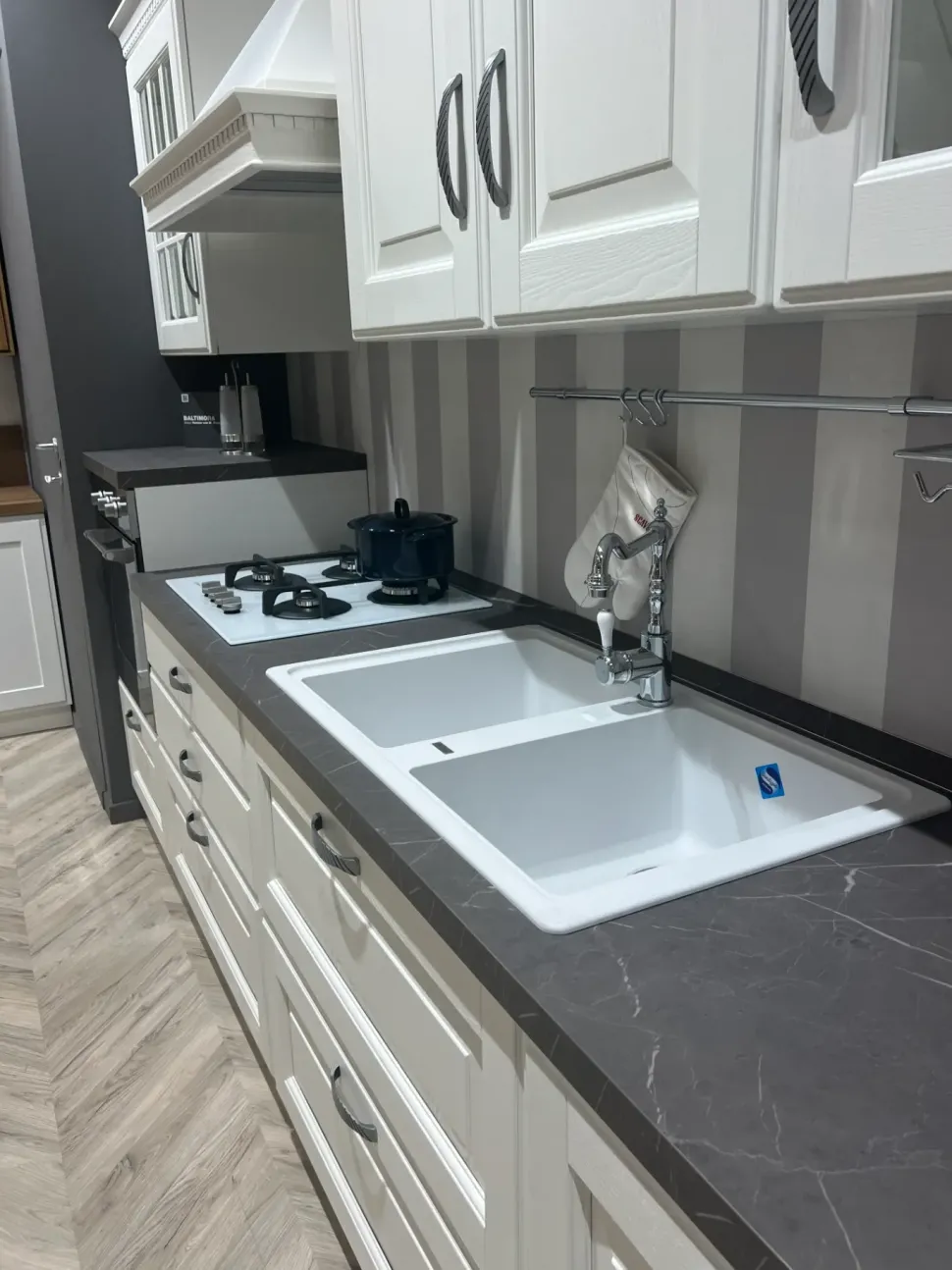 Cucina Baltimora classica bianca Scavolini lineare scontata 50%