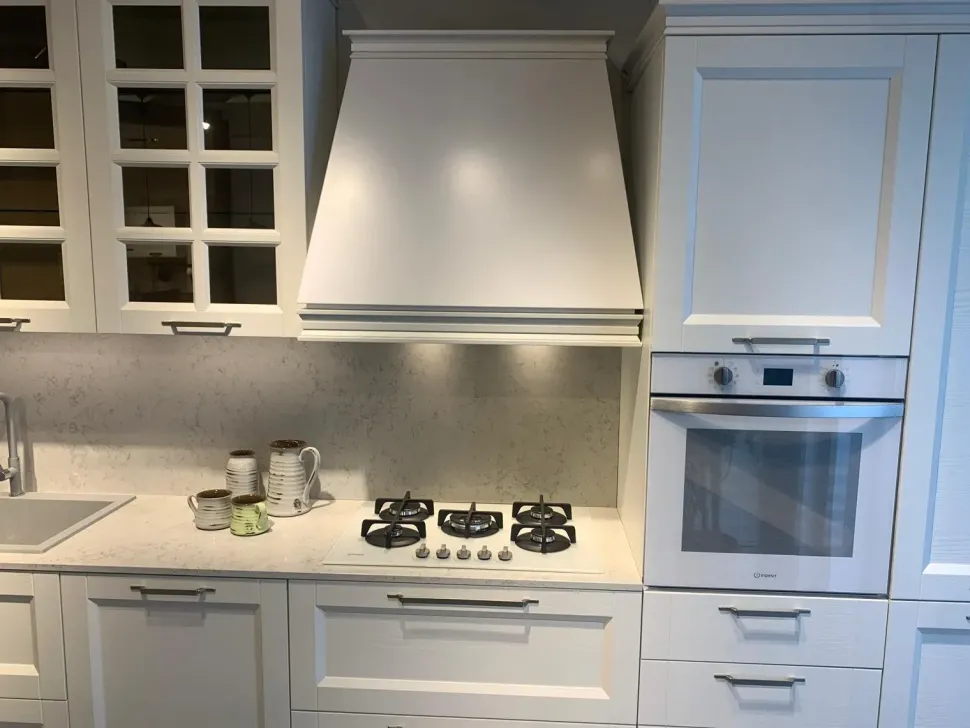 Cucina Beverly moderna bianca Stosa lineare scontata 50%