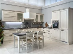 Cucina bianca classica ad angolo Scavolini Madeleine a soli 11643 Euro