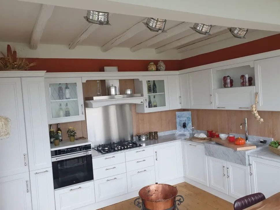 Cucina bianca country ad angolo Granducato Collezione esclusiva scontata