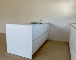 Cucina bianca design con penisola Ingrosso cucine moderne icm45 Primopiano cucine