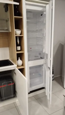 Cucina bianca design con penisola Time 1 Gentili group in Offerta Outlet