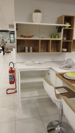 Cucina bianca design con penisola Time 1 Gentili group in Offerta Outlet