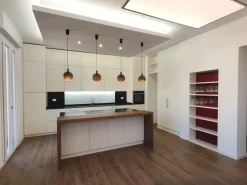 Cucina bianca moderna ad isola Kristal Artigianale in Offerta Outlet