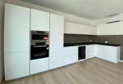 Cucina bianca moderna ad angolo Ingrosso cucine moderne icm72 Primopiano cucine