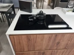 Cucina bianca moderna ad isola Mobilturi Nevada  tiffany