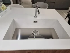 Cucina bianca moderna ad isola Mobilturi Nevada  tiffany