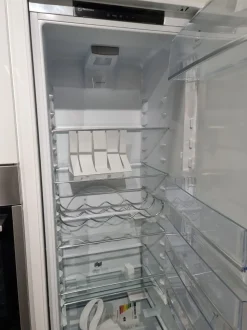 Cucina bianca moderna ad isola Mobilturi Nevada  tiffany