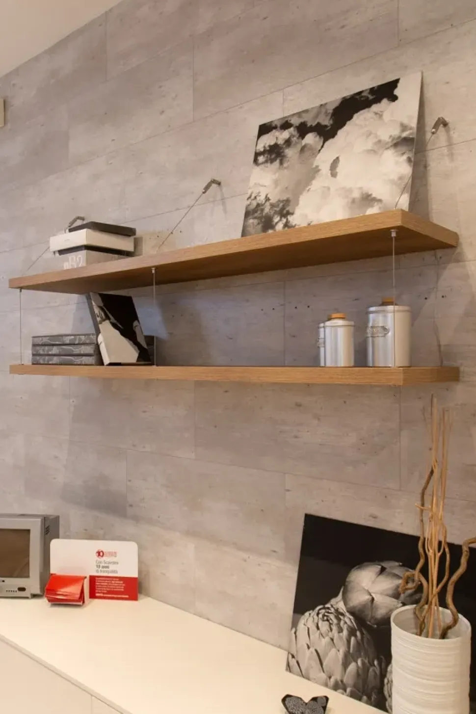 Cucina bianca moderna ad isola Liberamente Scavolini scontata