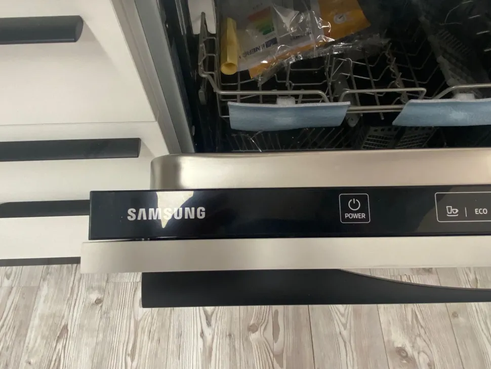 Cucina bianca moderna ad angolo Modula Febal in Offerta Outlet