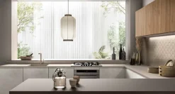 Cucina bianca moderna ad angolo. Colonne in Offerta Outlet. Nuovi mondi cucine.