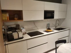 Cucina bianca moderna ad angolo Asia e time Arredo3 scontata